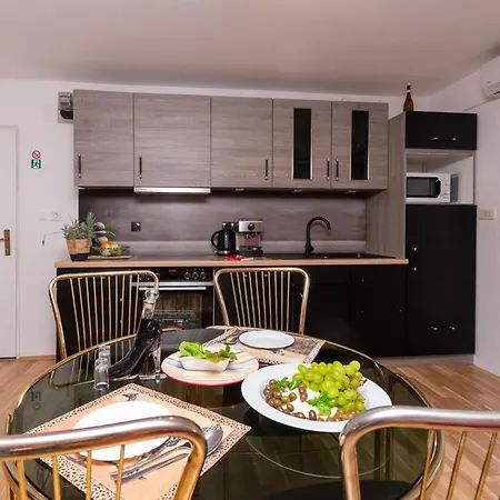 Apartament Andrijana *